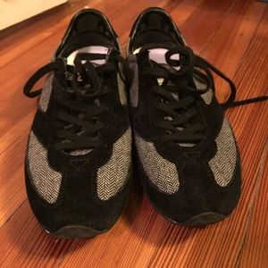 Brooks Retro Chariots